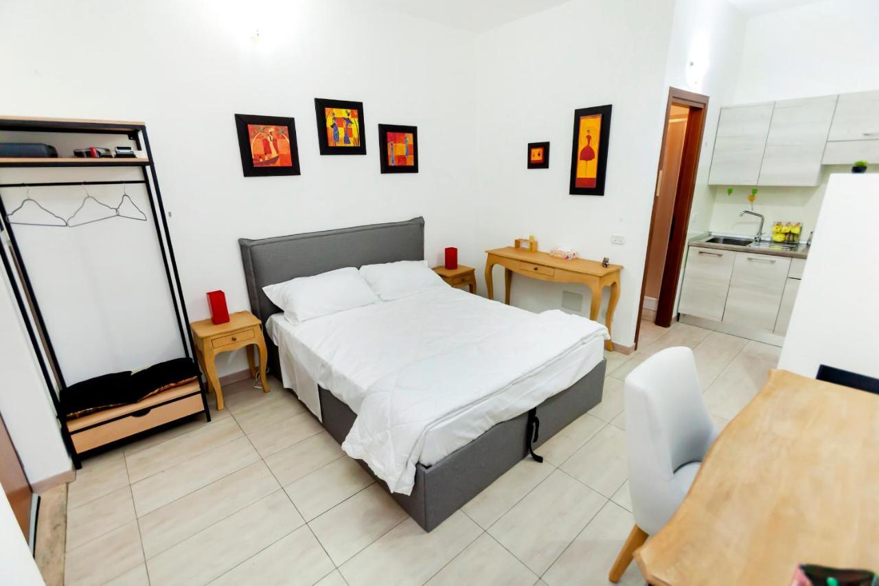 Lucrezia Cinecitta House Apartment Rom